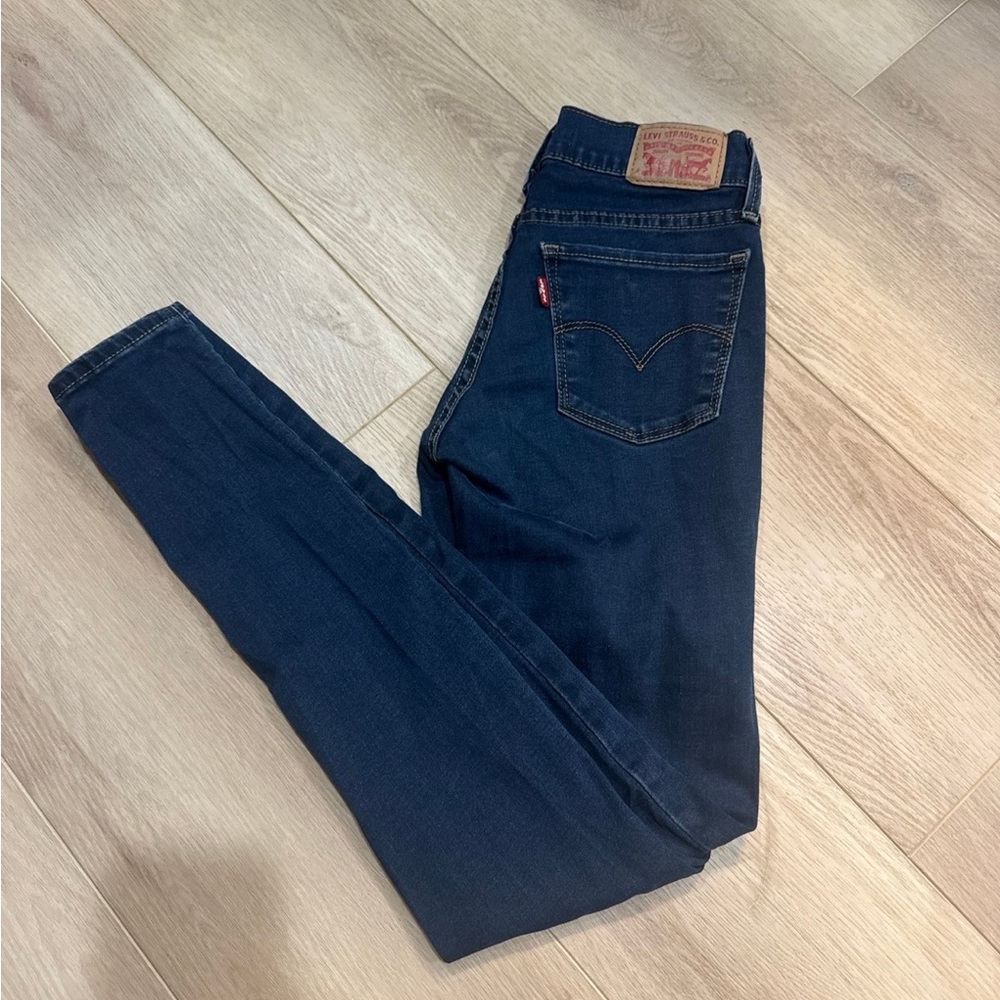 Levi 710 super skinny jeans size 24